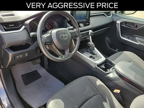 Used 2021 Toyota RAV4 LE AWD/4WD image 18