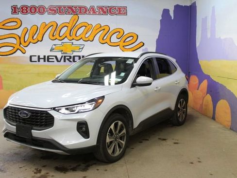 Used 2025 Ford Escape Platinum AWD/4WD image 7