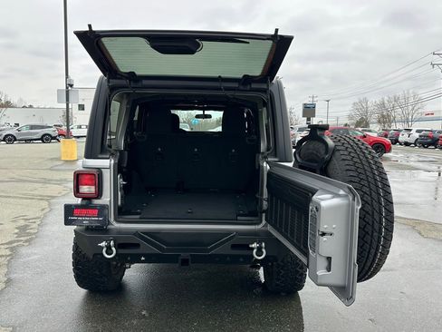 Used 2019 Jeep Wrangler Unlimited Sahara image 41