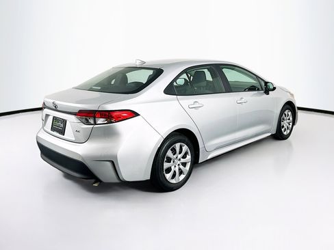 Used 2025 Toyota Corolla LE image 9