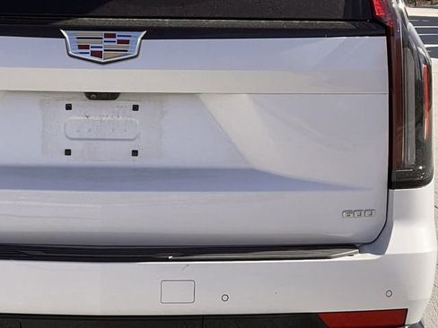 Certified 2024 Cadillac Escalade ESV Sport Platinum w/ Heavy-Duty Trailer Package image 7