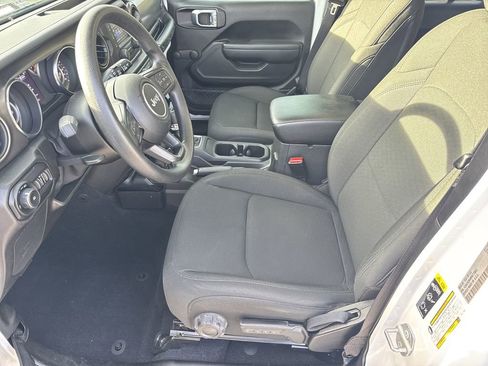 Used 2021 Jeep Wrangler Unlimited Willys image 9