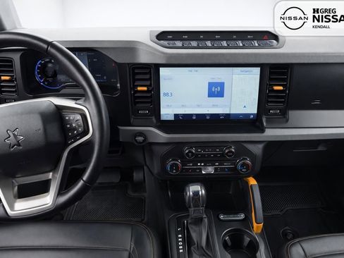 Used 2022 Ford Bronco Badlands image 9