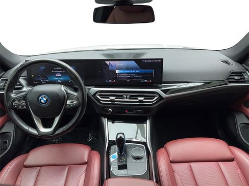 Used 2022 BMW i4 eDrive40 image 16