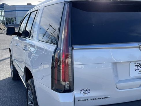 Certified 2016 Cadillac Escalade Premium image 24