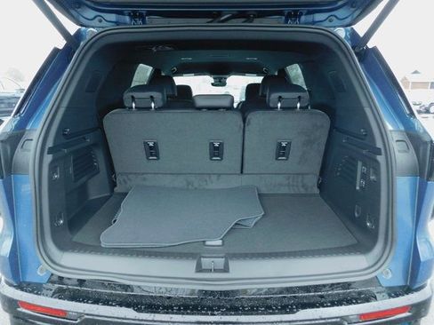 New 2026 Chevrolet Traverse High Country FWD image 31
