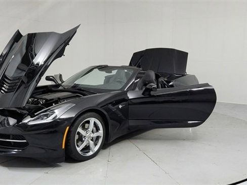 Used 2014 Chevrolet Corvette Stingray Convertible w/ 2LT Preferred Equipment Group image 9
