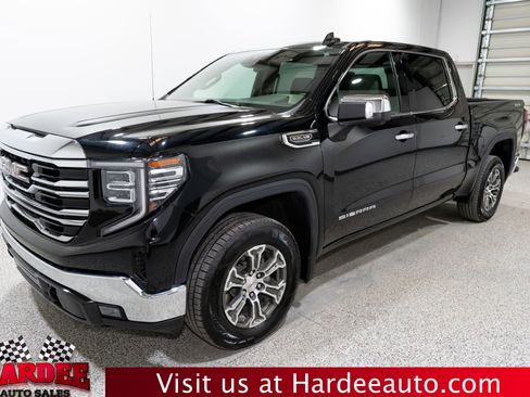 Used 2025 GMC Sierra 1500 SLT image 2