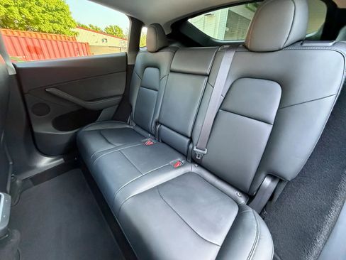 Used 2023 Tesla Model Y Long Range AWD/4WD image 17