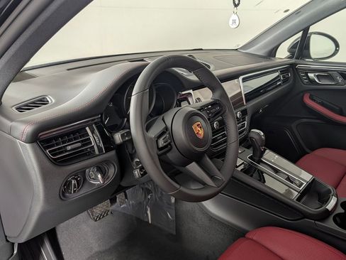 New 2026 Porsche Macan AWD/4WD image 4