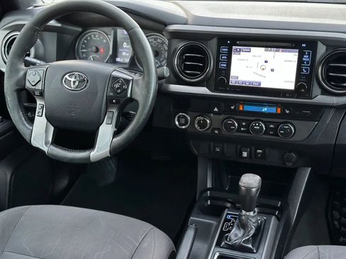 Used 2019 Toyota Tacoma SR5 AWD/4WD image 23