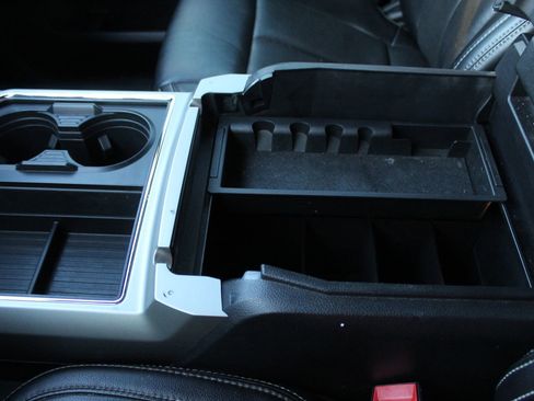 Used 2021 Ford F250 Lariat image 31