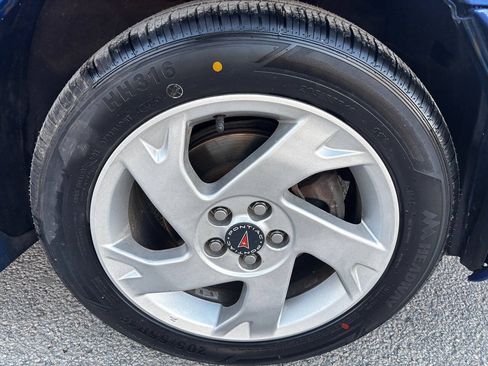 Used 2003 Pontiac Vibe w/ Power Group Value Package FWD image 18