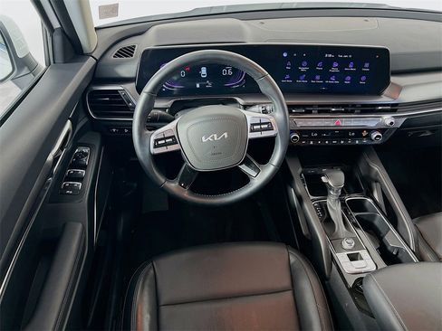 Certified 2025 Kia Telluride LX image 22