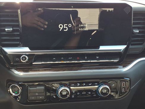 New 2026 GMC Sierra 1500 Elevation image 20