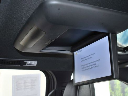 Used 2025 Toyota Sienna Limited image 29