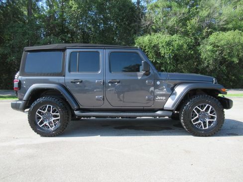 Used 2024 Jeep Wrangler Unlimited Sahara w/ Safety Group AWD/4WD image 2