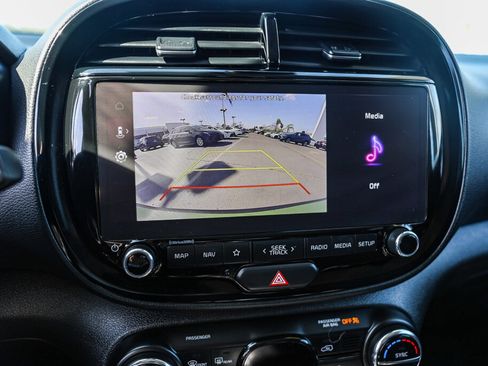 Used 2023 Kia Soul EX image 13