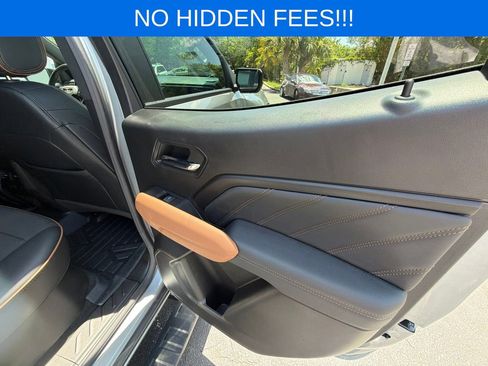 Used 2025 GMC Canyon AT4 AWD/4WD image 36