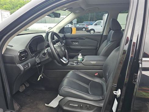 Used 2023 Honda Pilot Touring image 7