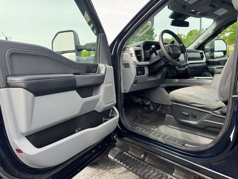 Used 2023 Ford F250 XLT w/ XLT Premium Package AWD/4WD image 9