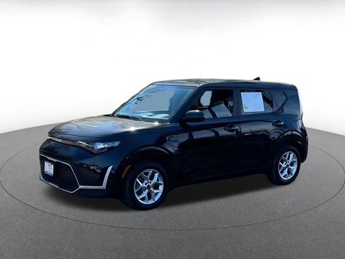 Used 2025 Kia Soul LX w/ LX Technology Package image 8