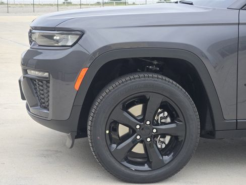 New 2026 Jeep Grand Cherokee L Limited w/ Limited Altitude Package AWD/4WD image 6
