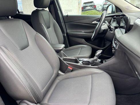 Used 2025 Buick Encore GX Preferred FWD image 35
