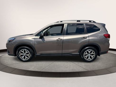 Used 2023 Subaru Forester Premium AWD/4WD image 5