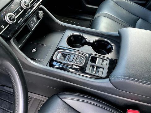 Used 2023 Honda Pilot Touring image 18