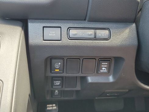 Used 2024 Nissan Frontier SL w/ Technology Package RWD image 14