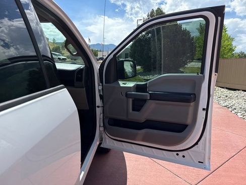 Used 2017 Ford F150 XLT w/ Equipment Group 301A Mid AWD/4WD image 27
