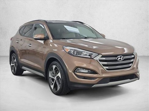Used 2017 Hyundai Tucson Limited w/ Limited Ultimate Package 03 FWD image 3