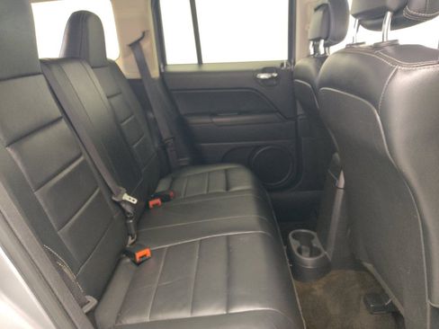 Used 2017 Jeep Patriot High Altitude AWD/4WD image 19