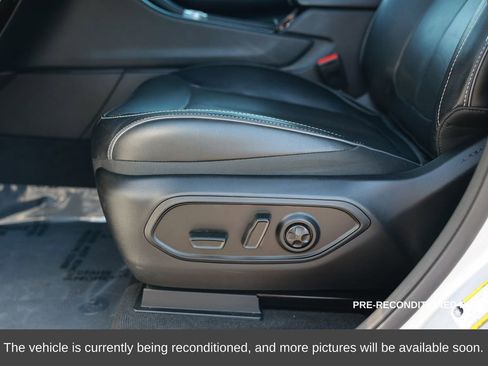 Used 2023 Jeep Grand Cherokee Overland image 18