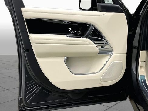 Used 2025 Land Rover Range Rover SE AWD/4WD image 26