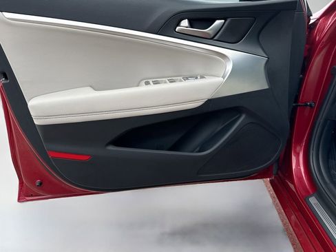 Used 2020 Genesis G70 2.0T image 21