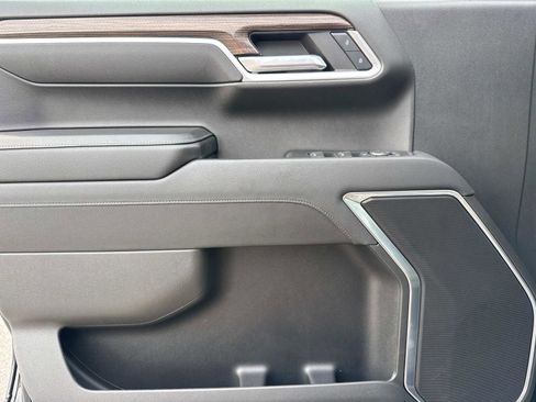 Used 2022 Chevrolet Silverado 1500 RST image 16