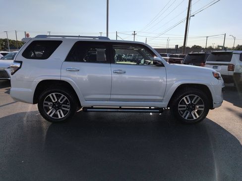 Used 2019 Toyota 4Runner Limited AWD/4WD image 6