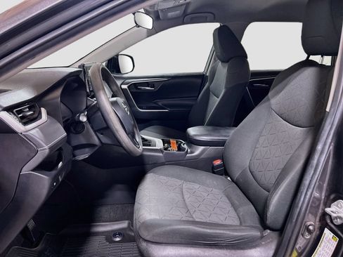 Used 2020 Toyota RAV4 XLE FWD image 17