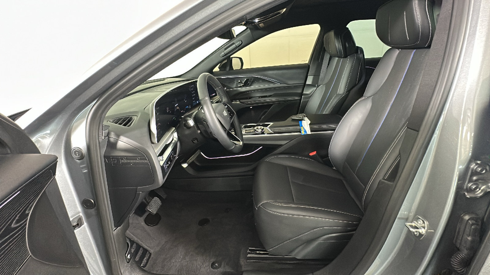 Used 2024 Cadillac Lyriq Sport AWD/4WD image 14