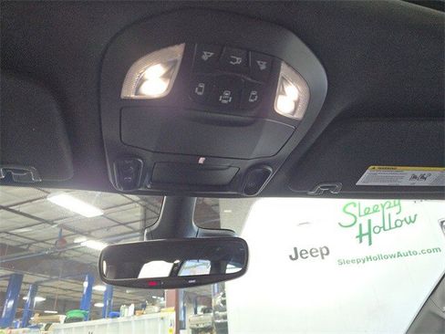 New 2026 Chrysler Pacifica Limited image 25