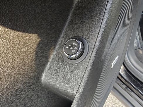 Used 2023 Chevrolet Traverse RS image 14