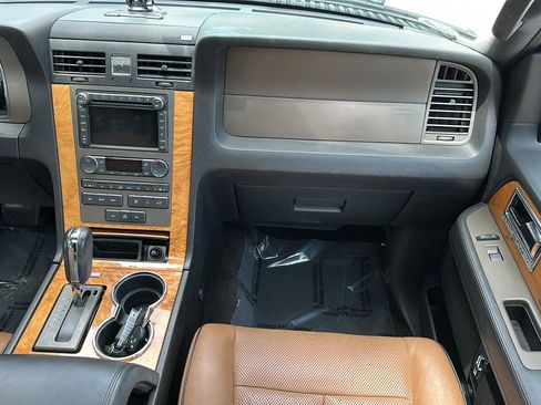 Used 2014 Lincoln Navigator 4WD w/ Equipment Group 101A image 27