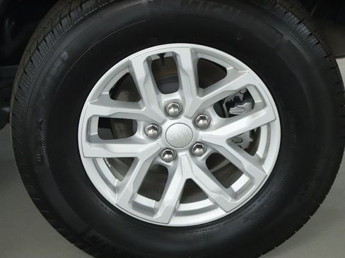 Used 2023 Jeep Wrangler Sport AWD/4WD image 35