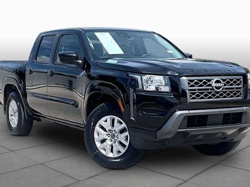 Certified 2022 Nissan Frontier SV w/ Technology Package RWD image 3