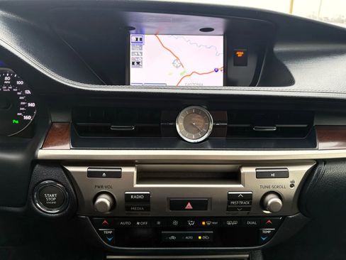 Used 2013 Lexus ES 350 w/ Luxury Pkg image 19