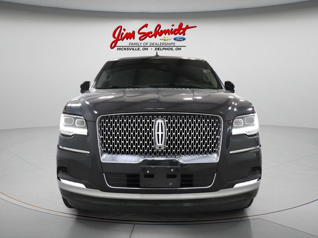 Used 2022 Lincoln Navigator Reserve AWD/4WD image 3