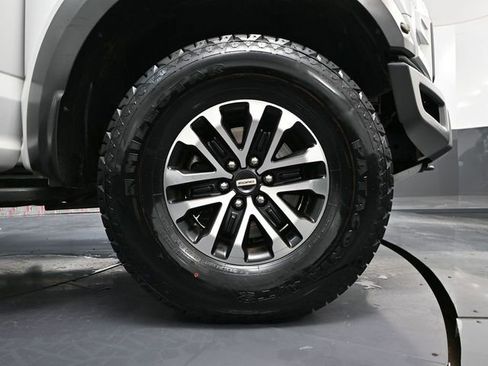 Used 2019 Ford F150 Raptor w/ Equipment Group 802A Luxury image 18