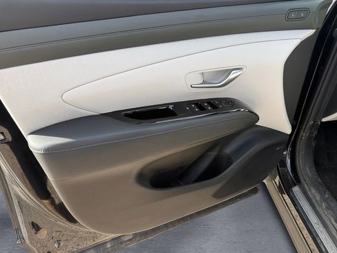 Used 2025 Hyundai Tucson Limited image 12